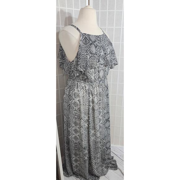 NWOT Torrid Black White Ikat High Deck Chiffon Maxi Dress Plus Size: 2X (18/20) - Picture 7 of 8